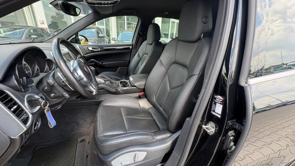PORSCHE Cayenne 3.0 Diesel PLATINUM EDITION - 9