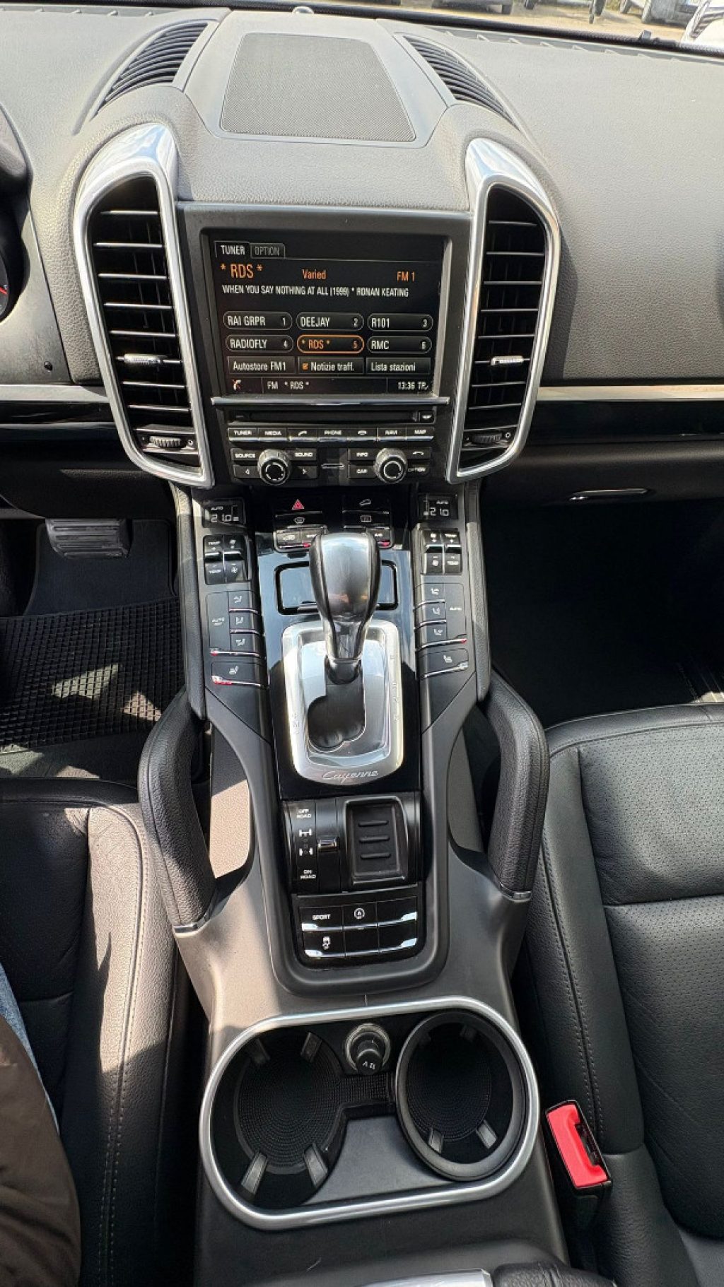 PORSCHE Cayenne 3.0 Diesel PLATINUM EDITION - 17