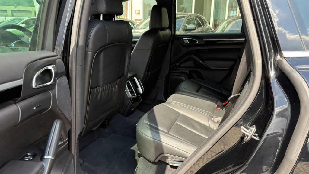 PORSCHE Cayenne 3.0 Diesel PLATINUM EDITION - 18