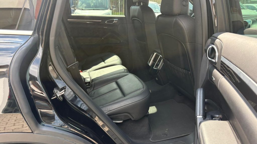 PORSCHE Cayenne 3.0 Diesel PLATINUM EDITION - 21