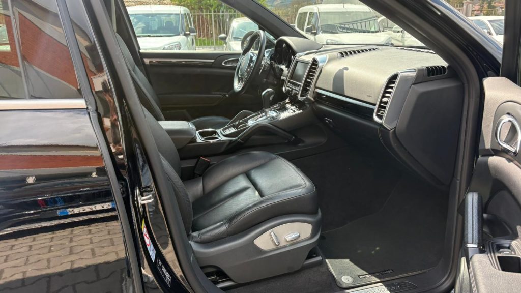 PORSCHE Cayenne 3.0 Diesel PLATINUM EDITION - 22