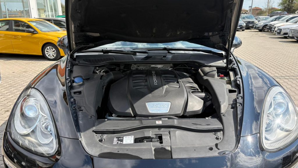 PORSCHE Cayenne 3.0 Diesel PLATINUM EDITION - 24