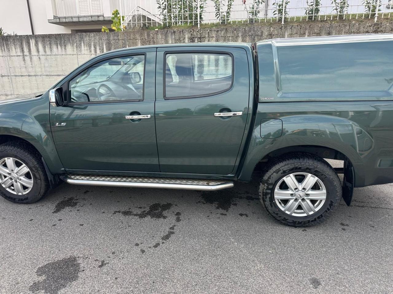 ISUZU D-Max 2.5 Pick-Up 4WD - 6