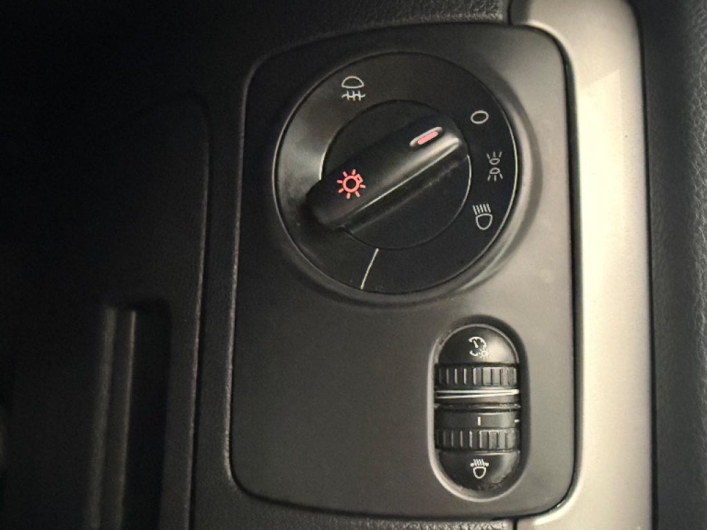 VOLKSWAGEN Golf 1.4 5p. United - 9