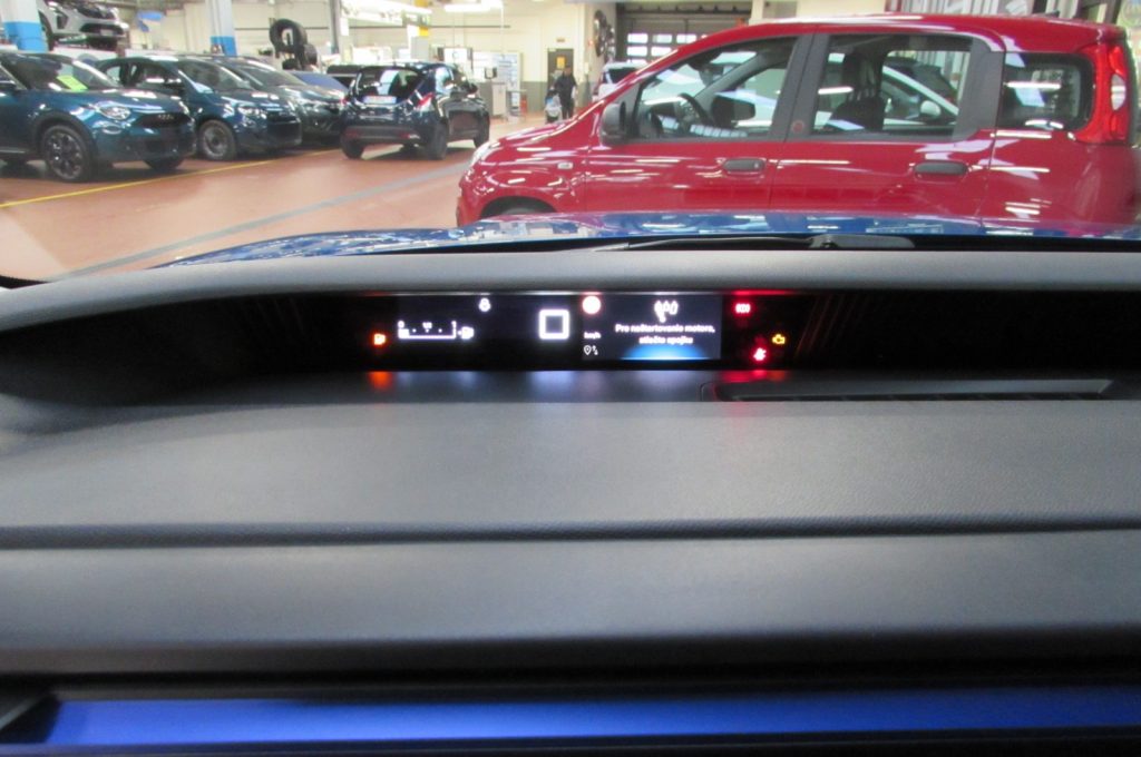 CITROEN C3 1.2 PureTech 100 S&S Plus KMZERO - 11