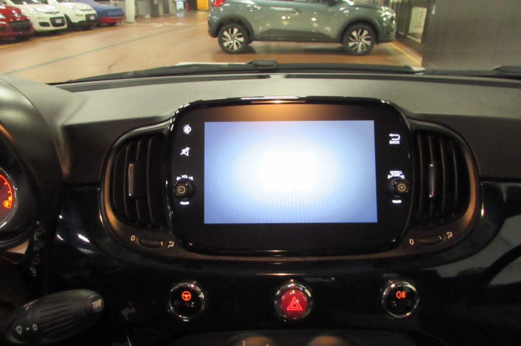 FIAT 500 1.0 Hybrid Dolcevita 70cv - 9