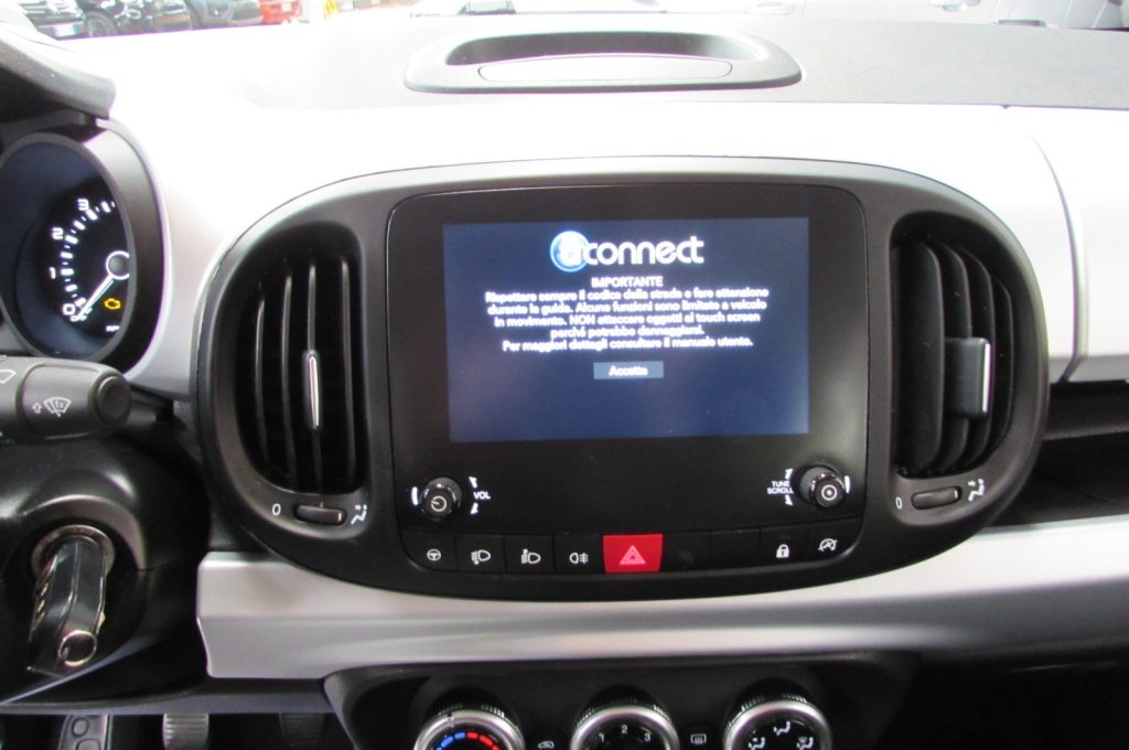 FIAT 500L 1.4 95 CV S&S Connect - 9
