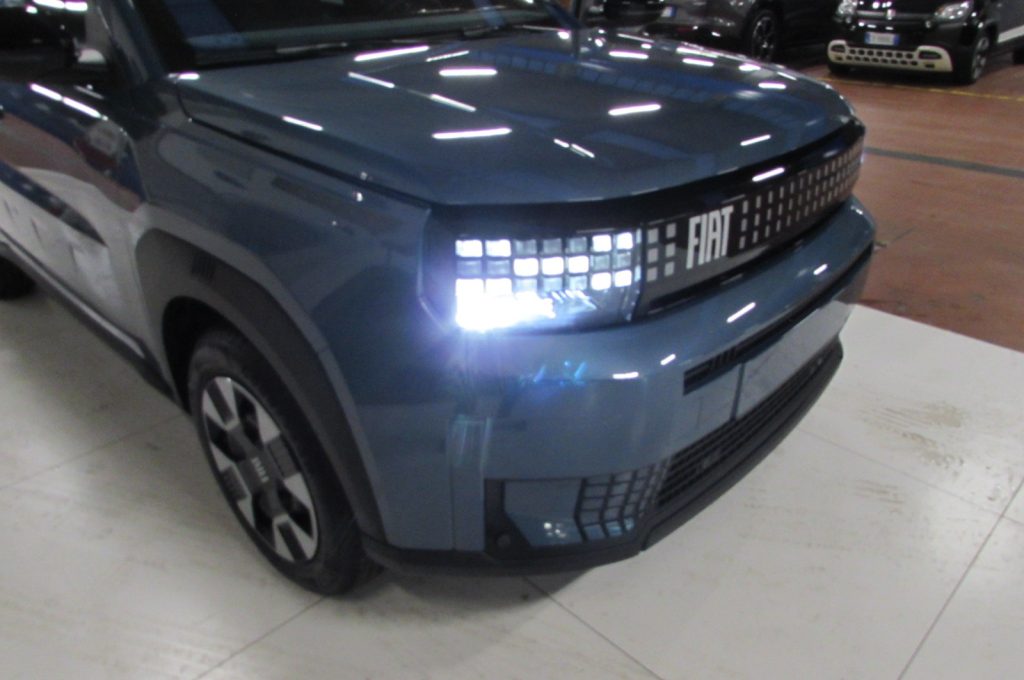 FIAT Grande Panda 1.2 Hybrid 110 CV S&S Icon KM.ZERO Pack Tech - 17