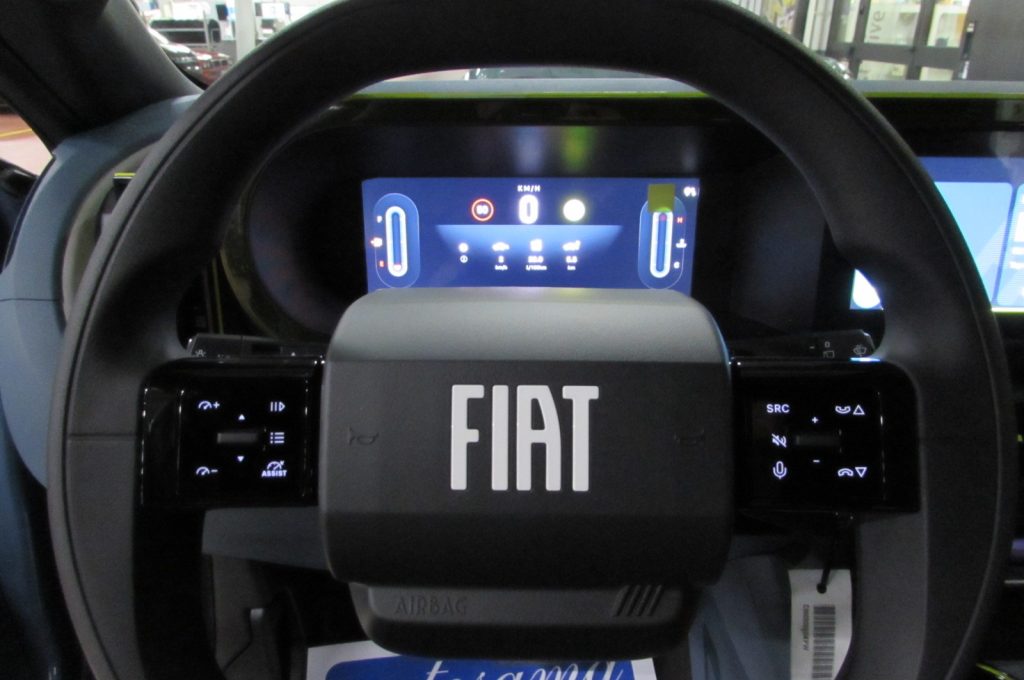 FIAT Grande Panda 1.2 Hybrid 110 CV S&S Icon KM.ZERO Pack Tech - 11