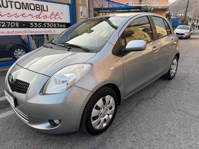 TOYOTA Yaris Argento metallizzato