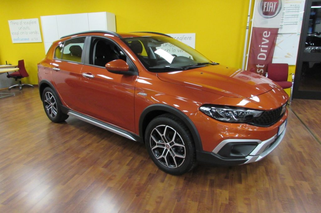 FIAT Tipo 1.5 Hybrid 130cv 5 porte Cross CAMBIO AUTOMATICO - 2
