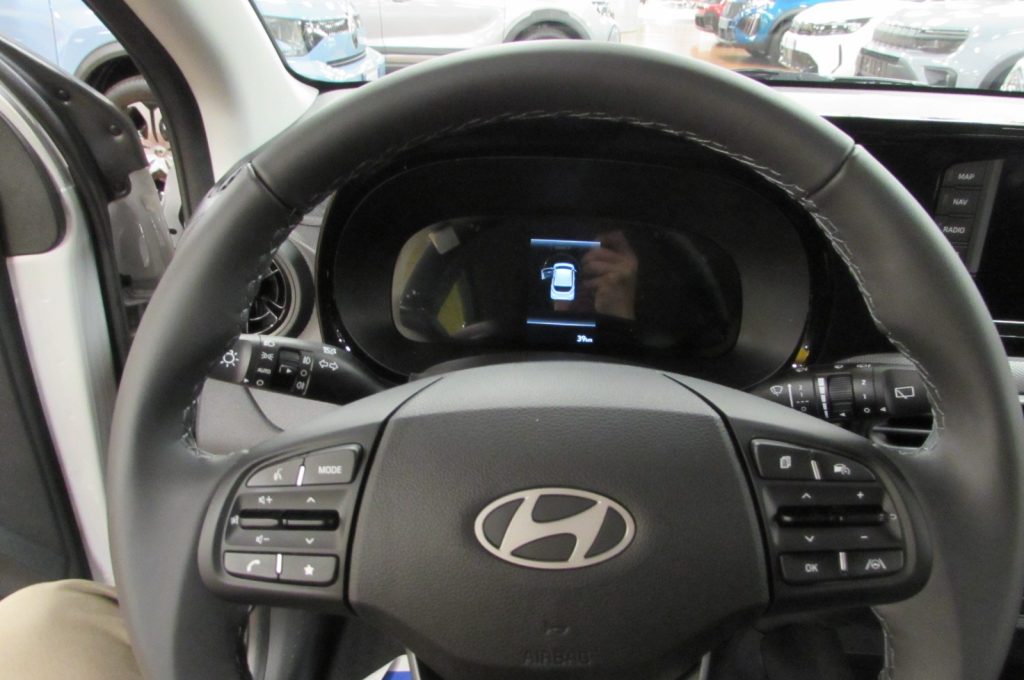 HYUNDAI i10 1.0 MPI 63cv AT Connectline KM.ZERO AUTOMATICA - 10