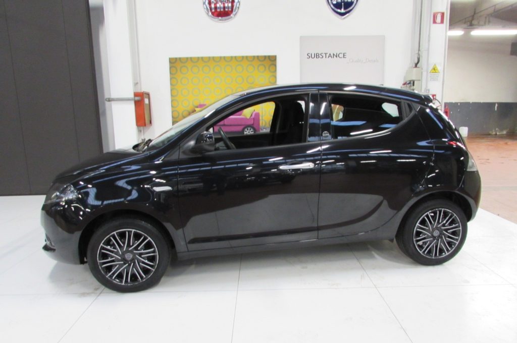 LANCIA Ypsilon 1.0 FireFly 70cv 5 porte S&S Hybrid Ecochic Gold - 4
