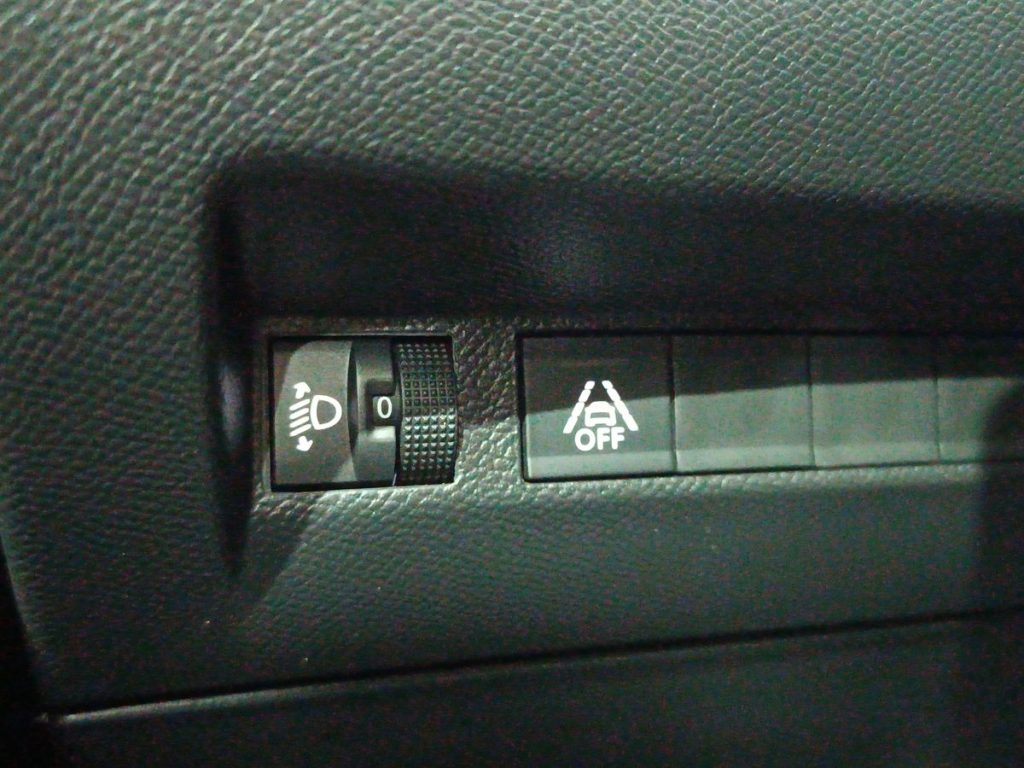 PEUGEOT 208 motore elettrico 136 CV 5 porte Allure - 18