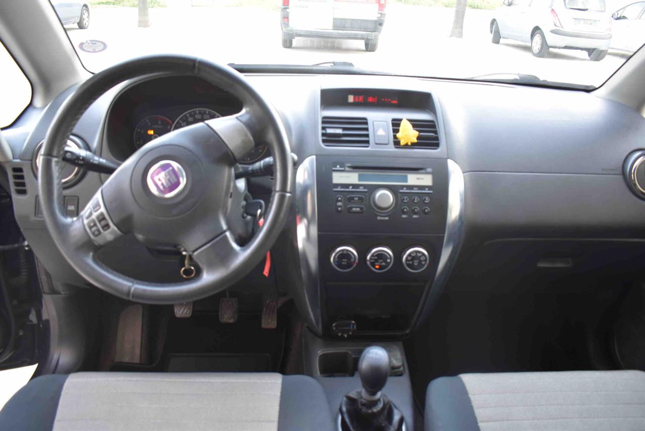 FIAT Sedici 1.9 MJT 4x4 Dynamic - 12