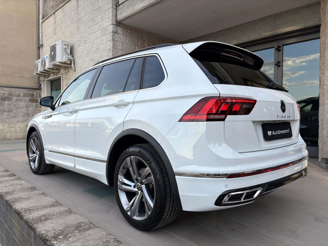 VOLKSWAGEN Tiguan 2.0 TDI 150 CV SCR DSG R-Line LUCI AMBIENTE - 7