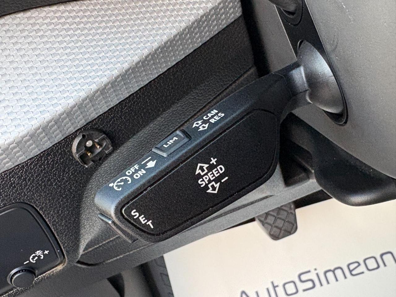 AUDI Q2 30 TDI Business VIRTUAL COCKPIT-RETROCAMERA - 23