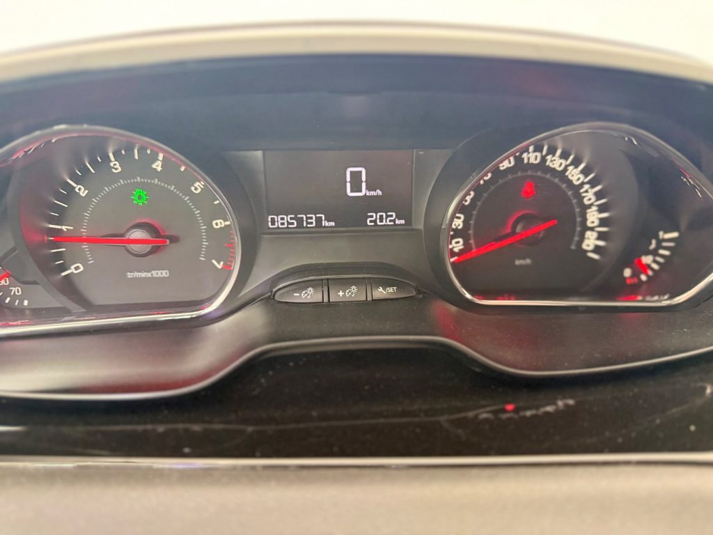 PEUGEOT 208 1° serie 1.2 VTi 82 CV 5 porte Allure - 2