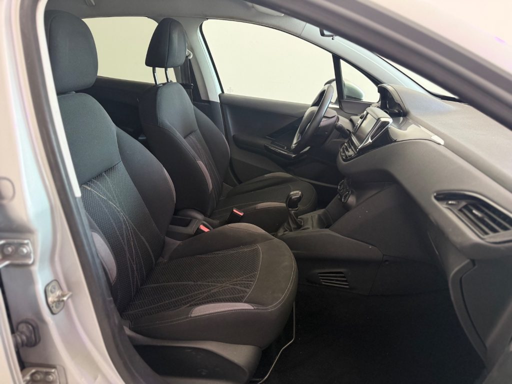 PEUGEOT 208 1° serie 1.2 VTi 82 CV 5 porte Allure - 12