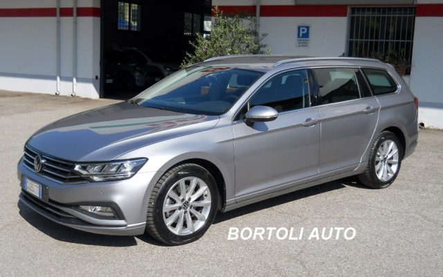 VOLKSWAGEN Passat Variant Grigio metallizzato