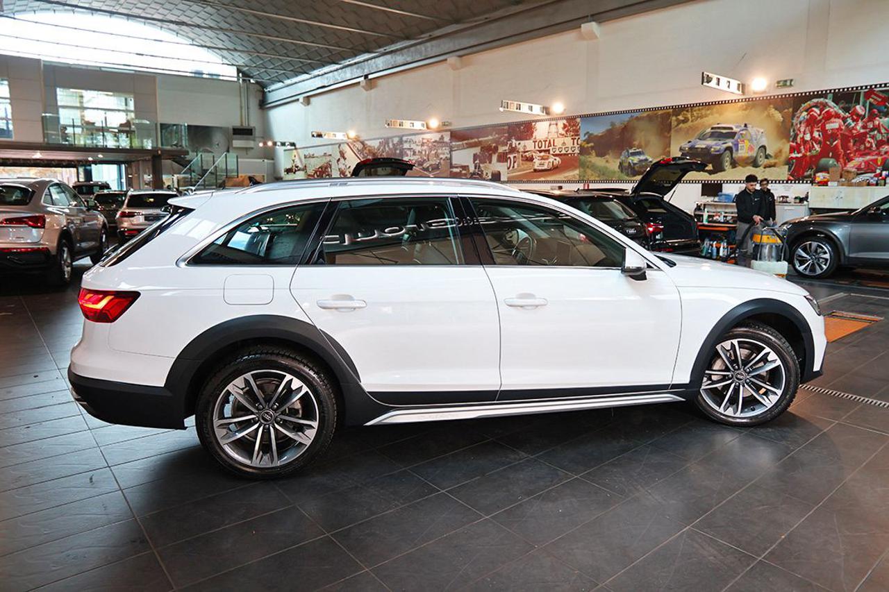 AUDI A4 allroad 40 TDI S-Tronic Identity Contrast - 10