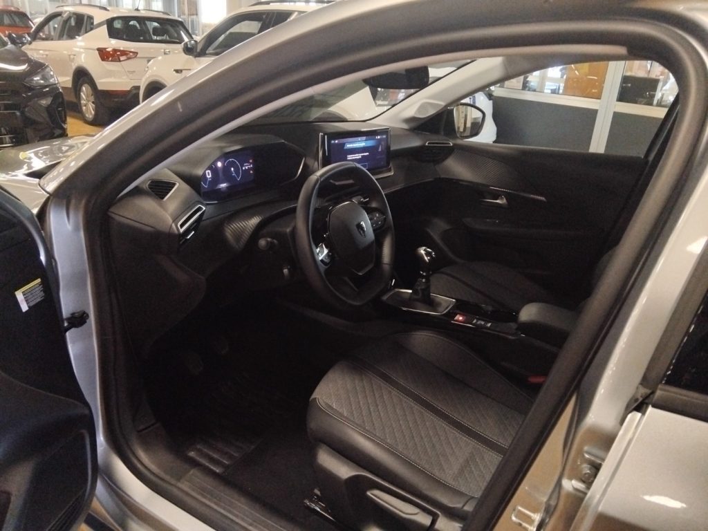 PEUGEOT 208 100 CV 5 porte Allure Puretech - 14