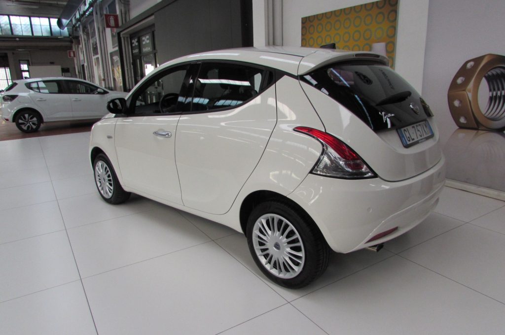 LANCIA Ypsilon 1.0 FireFly 70cv 5 porte S&S Hybrid Gold - 3