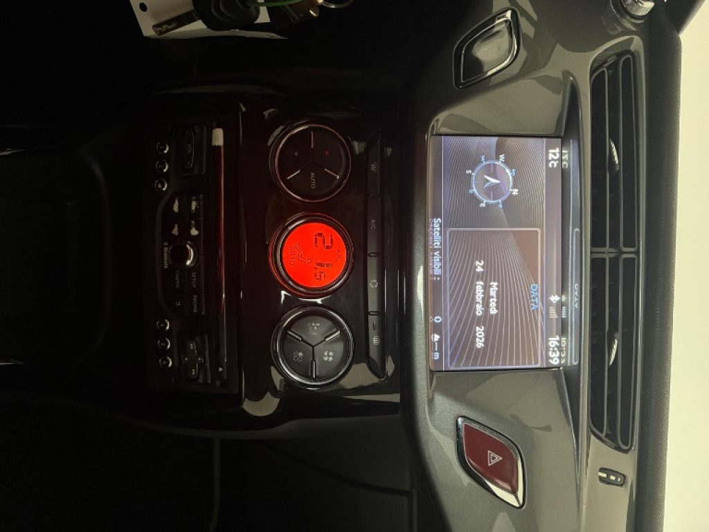 CITROEN C3 1.2 1VTi 82 Exclusive - 12