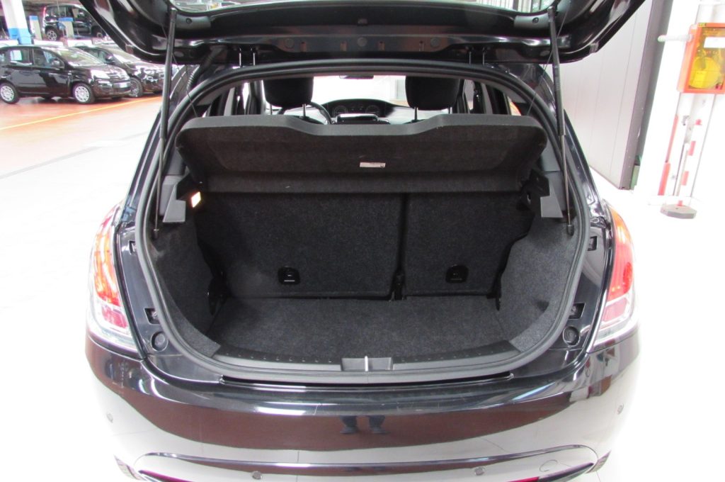 LANCIA Ypsilon 1.0 FireFly 70cv 5 porte S&S Hybrid Gold - 14