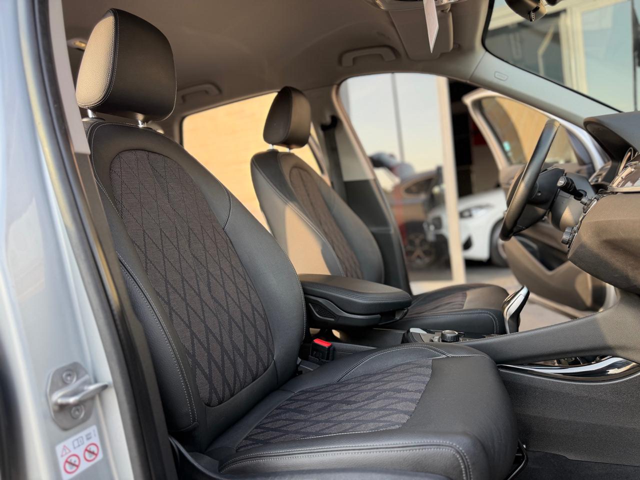 BMW X1 sDrive18d xLine - 12