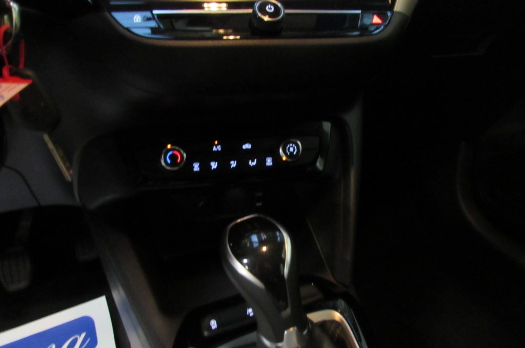 OPEL Corsa 1.2 Edition 75cv - 10