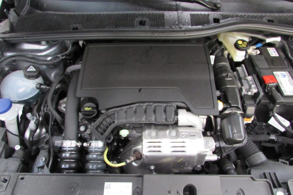 PEUGEOT 208 1.2 PureTech 100 Stop&Start 5 porte Allure KM.ZERO - 19