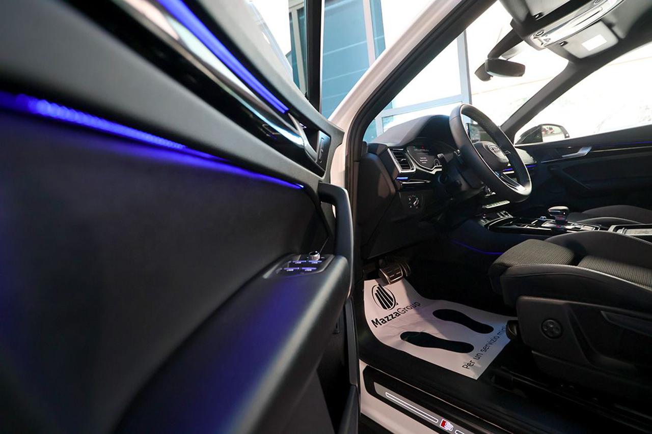 AUDI Q5 40 TDI Quattro S-Tronic Identity Black S-Line - 44