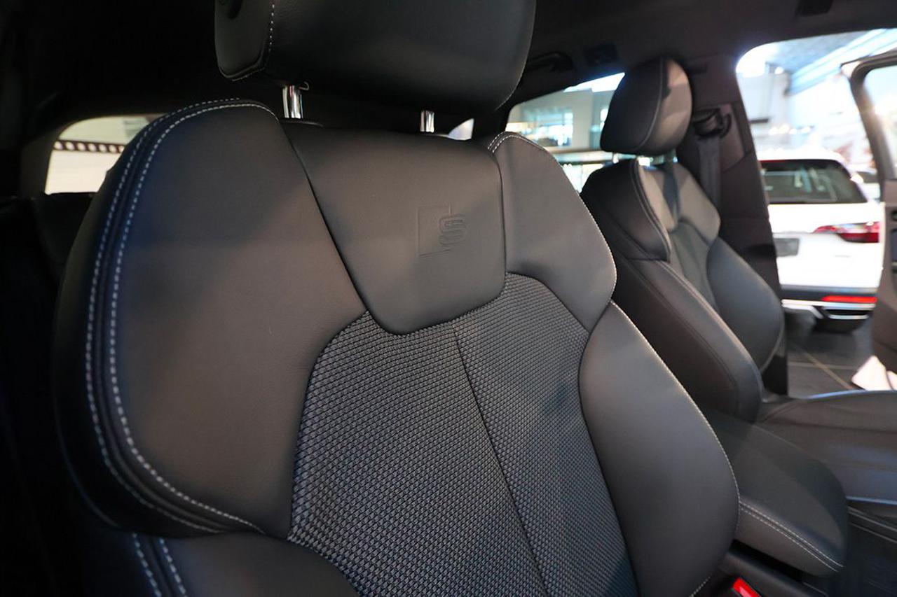 AUDI Q5 40 TDI Quattro S-Tronic Identity Black S-Line - 49