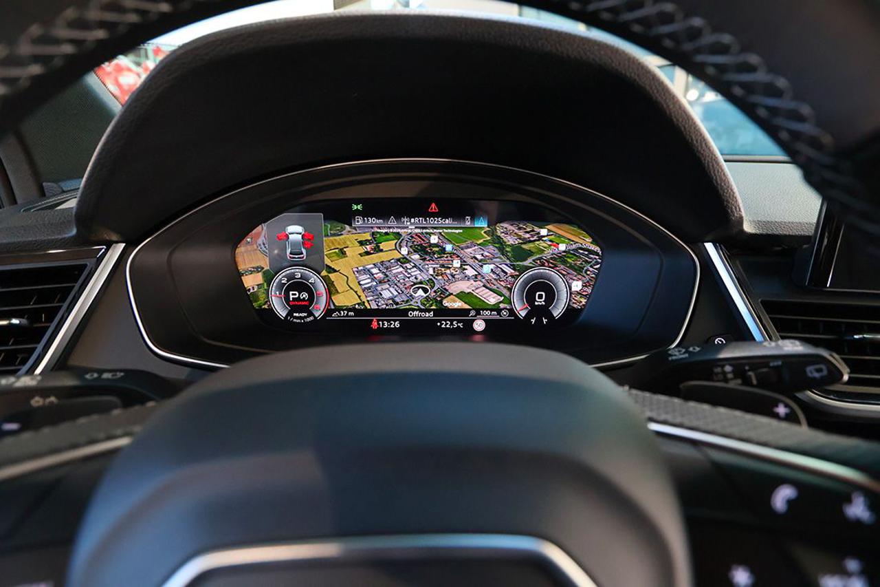 AUDI Q5 40 TDI Quattro S-Tronic Identity Black S-Line - 34