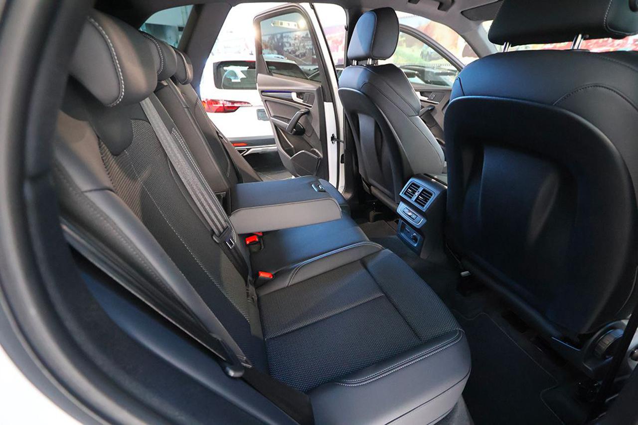 AUDI Q5 40 TDI Quattro S-Tronic Identity Black S-Line - 20