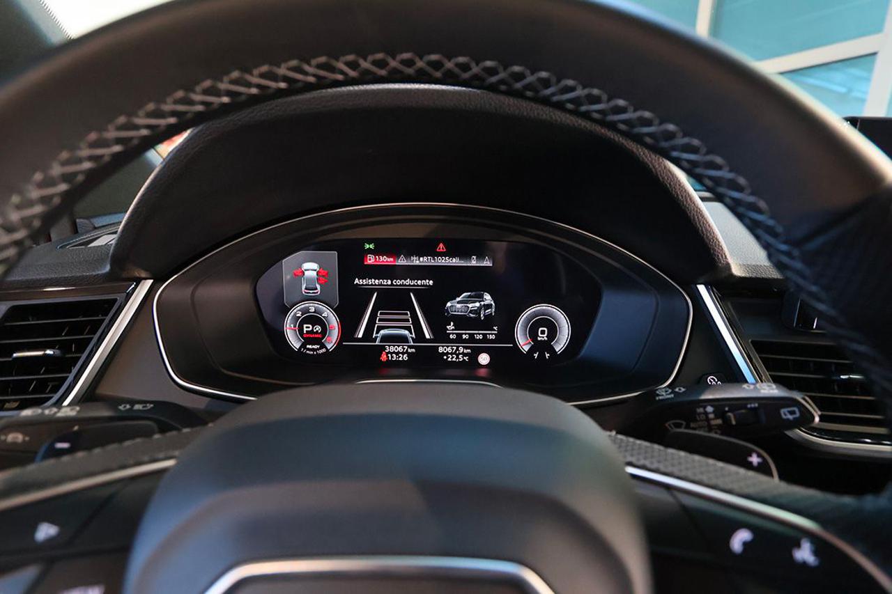 AUDI Q5 40 TDI Quattro S-Tronic Identity Black S-Line - 35