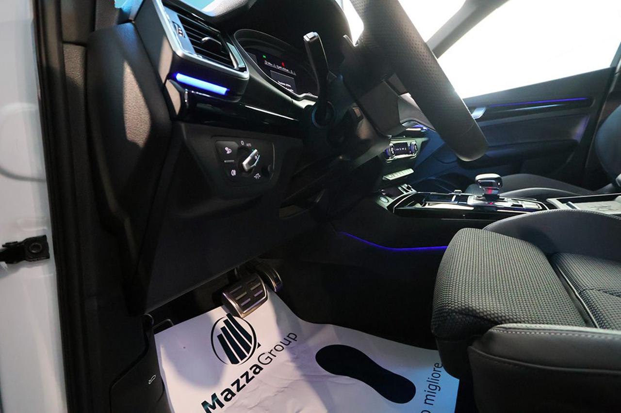 AUDI Q5 40 TDI Quattro S-Tronic Identity Black S-Line - 42