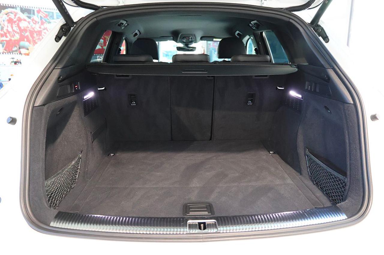 AUDI Q5 40 TDI Quattro S-Tronic Identity Black S-Line - 11