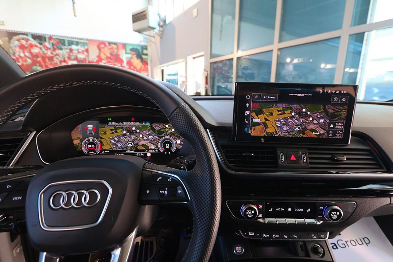 AUDI Q5 40 TDI Quattro S-Tronic Identity Black S-Line - 38