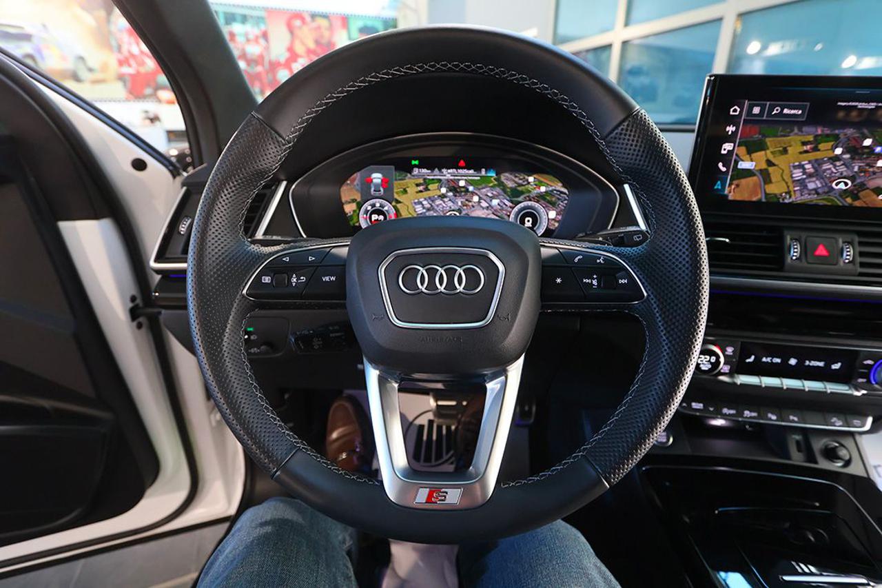 AUDI Q5 40 TDI Quattro S-Tronic Identity Black S-Line - 22