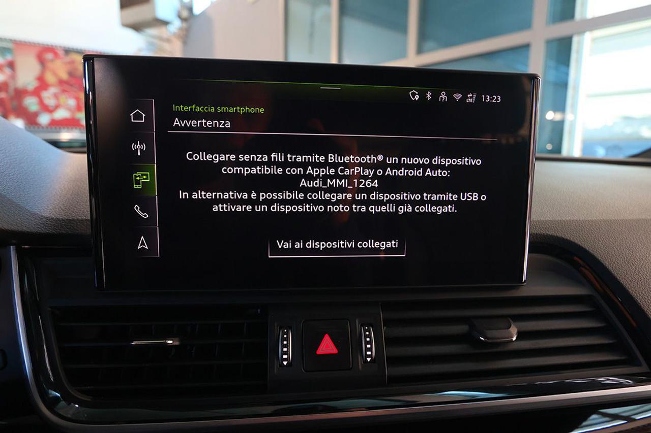 AUDI Q5 40 TDI Quattro S-Tronic Identity Black S-Line - 27