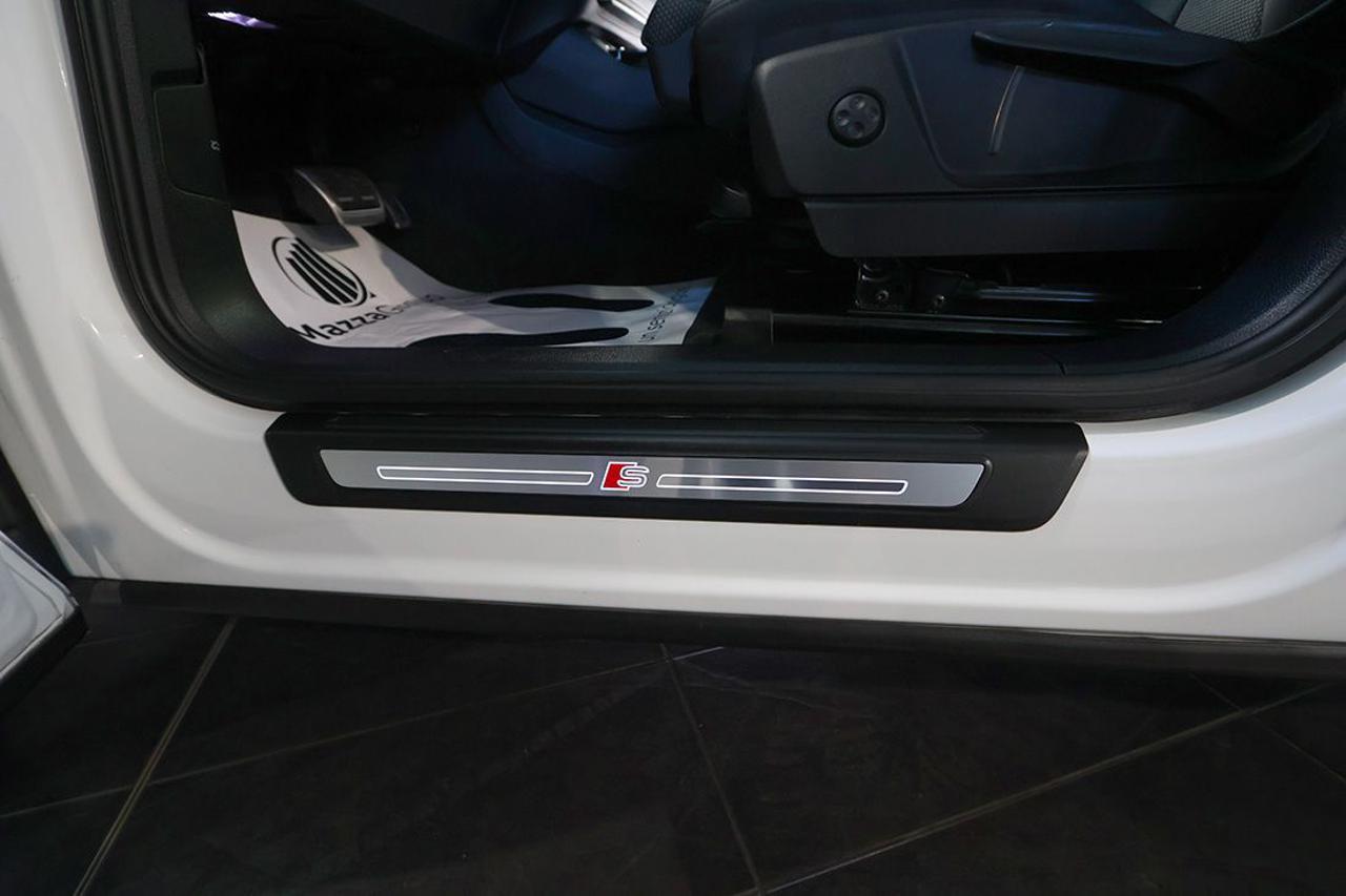 AUDI Q5 40 TDI Quattro S-Tronic Identity Black S-Line - 46