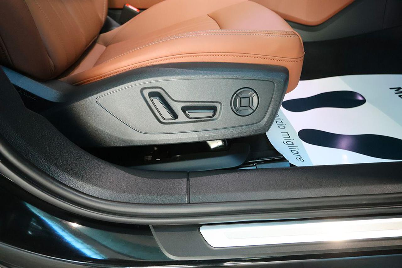 AUDI A6 40 TDI Avant S-Tronic Business Advanced - 44