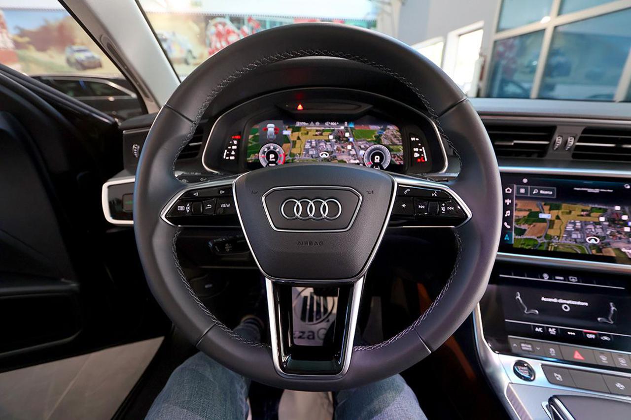 AUDI A6 40 TDI Avant S-Tronic Business Advanced - 21