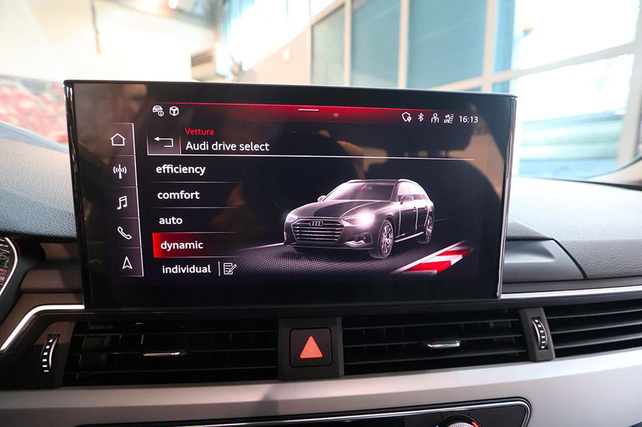 AUDI A4 30 TDI Avant S-Tronic Business Advanced - 32