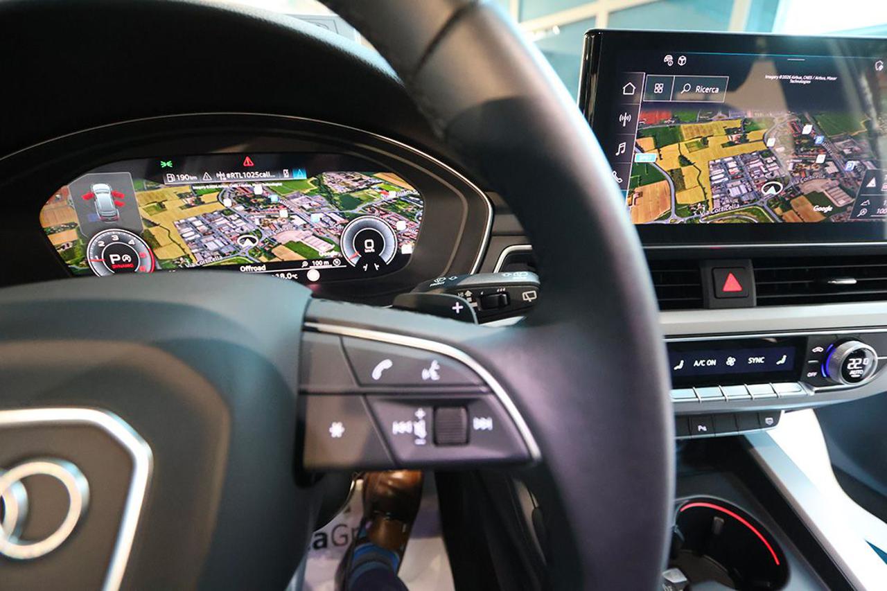 AUDI A4 30 TDI Avant S-Tronic Business Advanced - 27