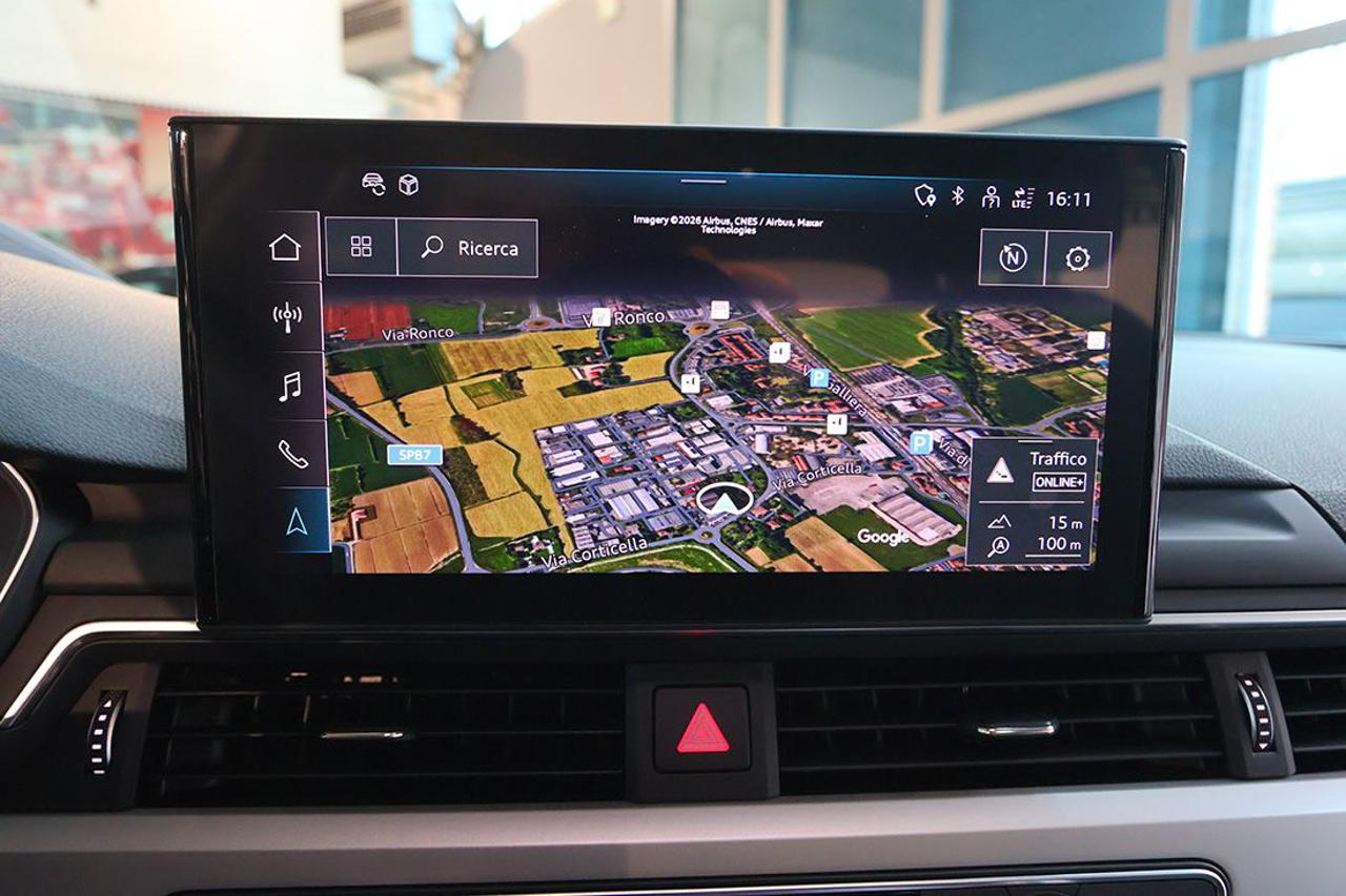 AUDI A4 30 TDI Avant S-Tronic Business Advanced - 29