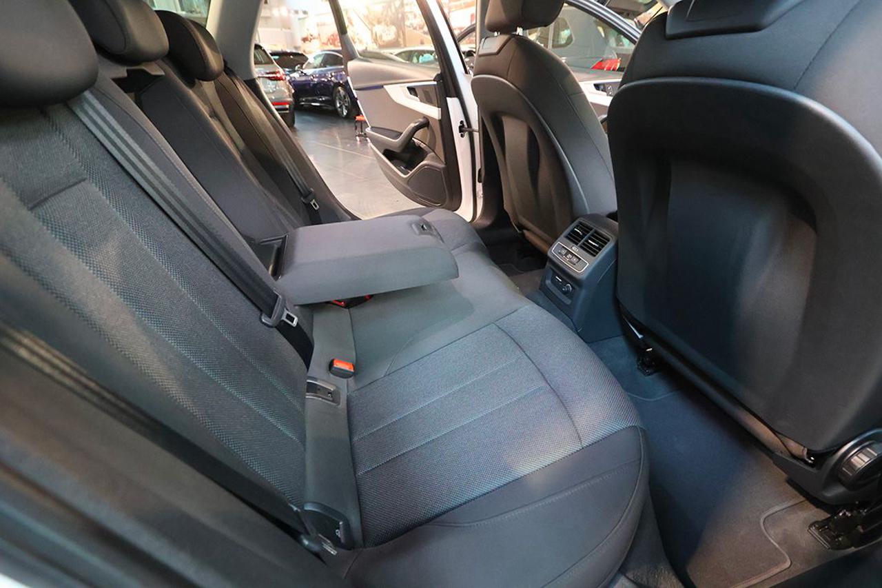 AUDI A4 30 TDI Avant S-Tronic Business Advanced - 20