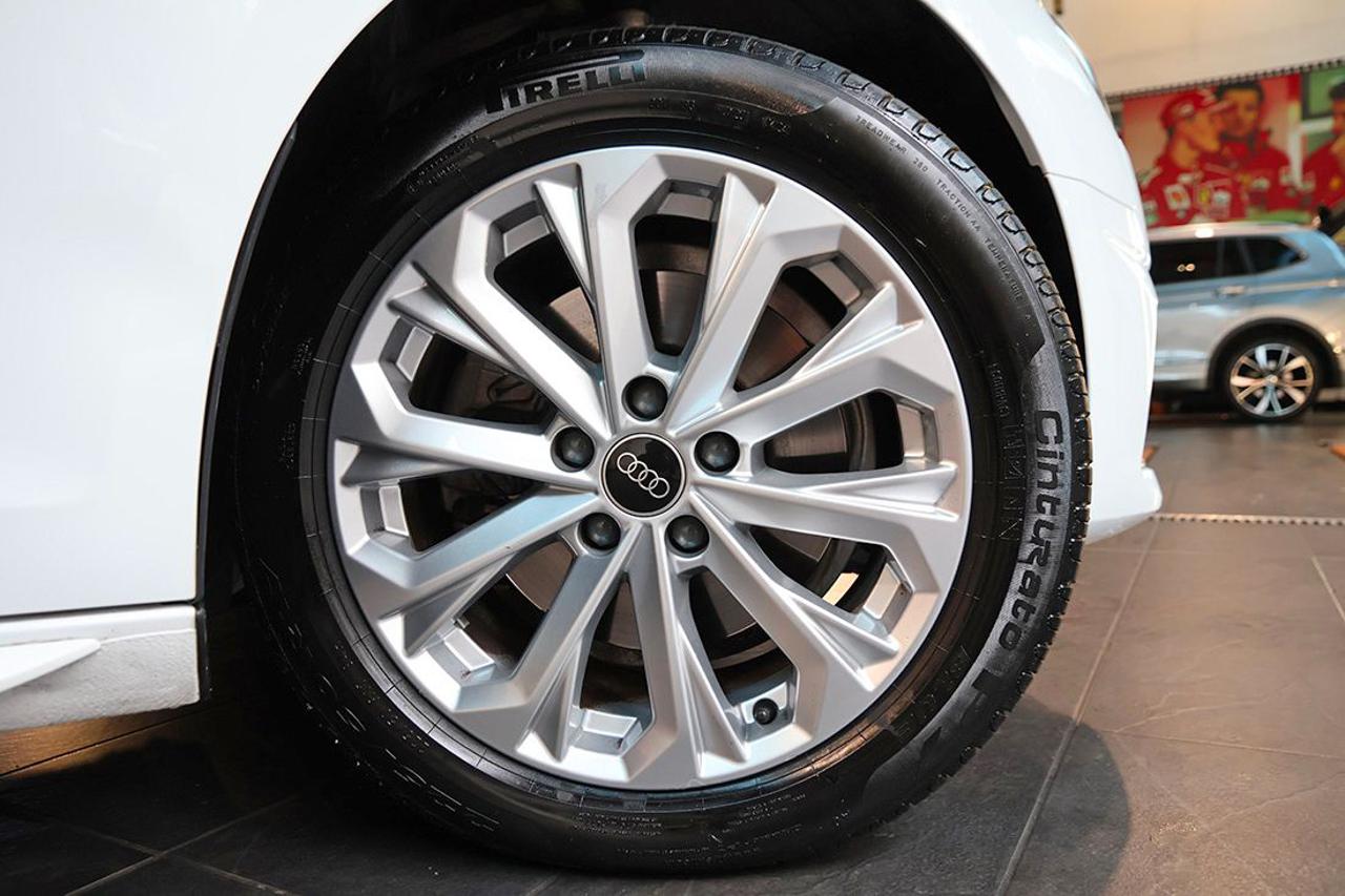 AUDI A4 30 TDI Avant S-Tronic Business Advanced - 6